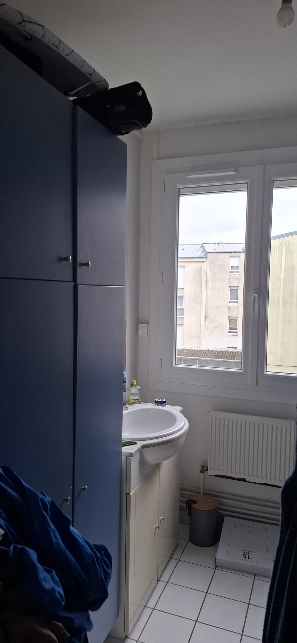 Salle de bain avant rénovation par Auxilium Energie